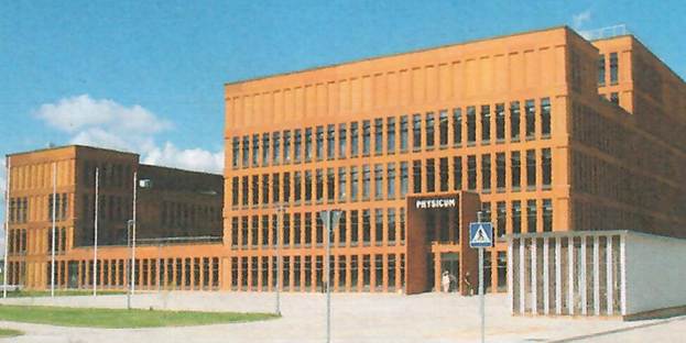 A large building with many windows
AI-generated content may be incorrect.